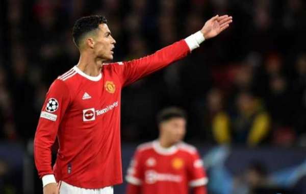 Mening: Cristiano Ronaldo er ikke Manchester Uniteds problem, de har brug for en bedre træner