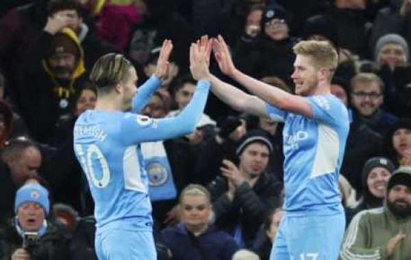 Premier League-Ding Ding + Mahrez Tore Manchester City 2:0-Heimsieger-Siegesserie in 7 Spielen in Führung