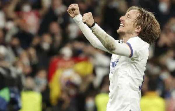 Real Madrid wil dat Modric loonsverlaging krijgt