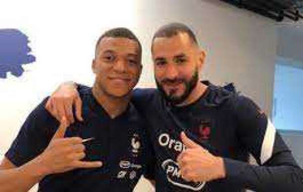 Benzema und Mbappe geben sich gegenseitig eine hohe fünf, die Gerüchte sind selbst zerstört