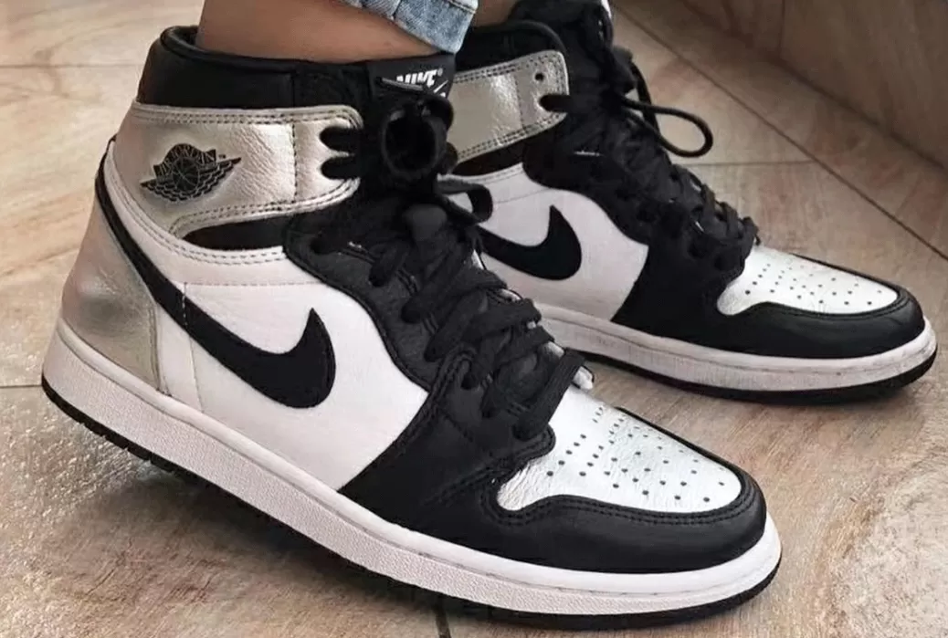 Air Jordan 1 Retro High OG Silver Toe: Classic Twist