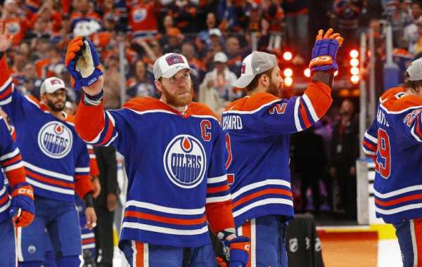 Oilers rekryterar aggressivt för att försöka igen för Stanley Cup